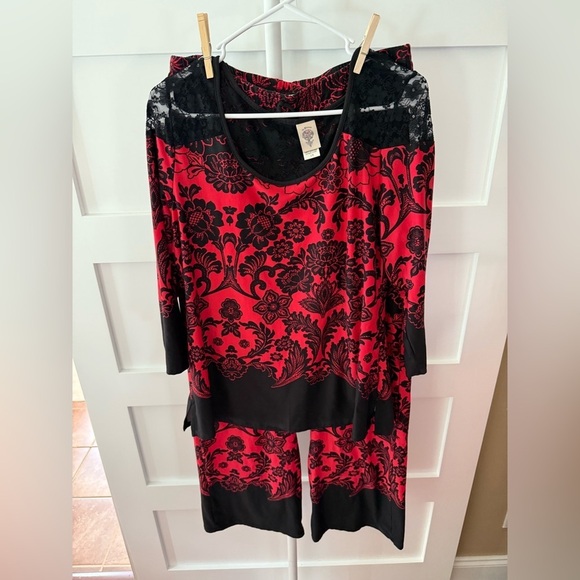 New In Bloom Black Lace with Red floral print  pajamas size Large - Picture 1 of 14